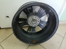 Laden Sie das Bild in den Galerie-Viewer, 1x Alufelge 17 Zoll 7.0&quot; 5x108 44ET 9677989977 Peugeot Rim Wheel