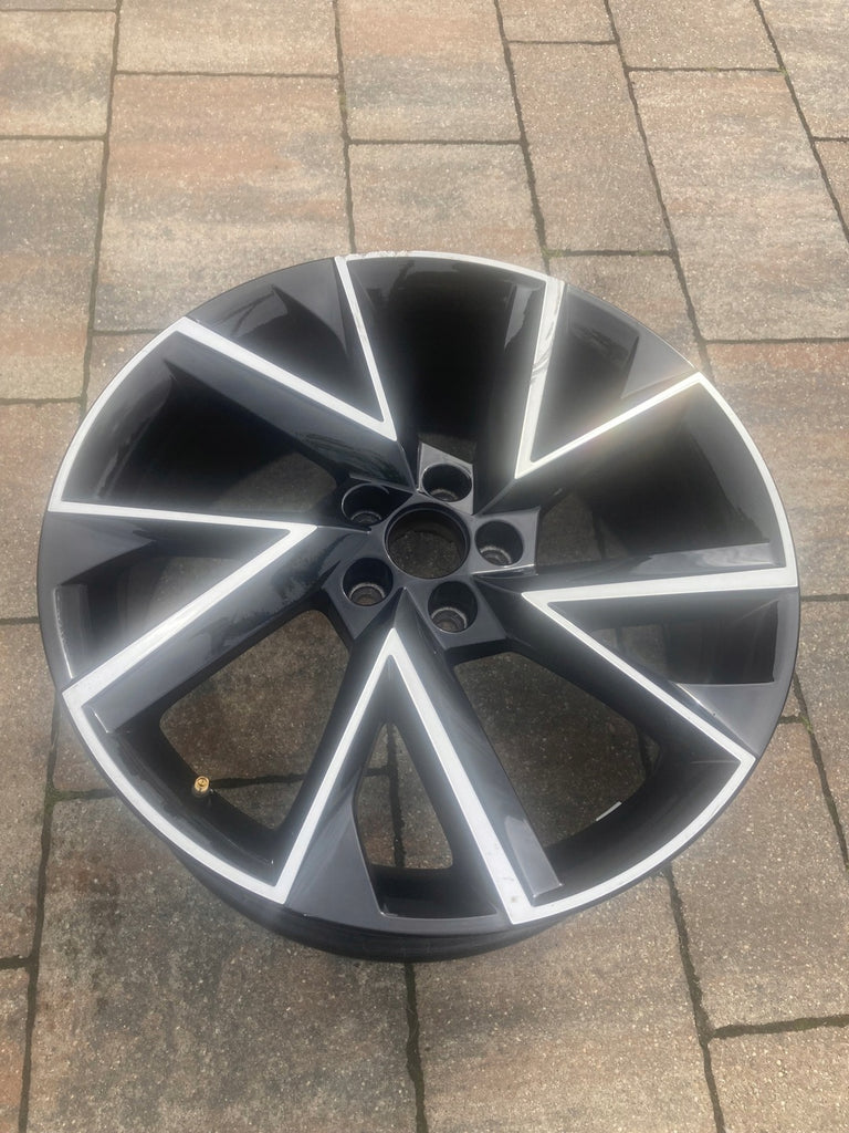 1x Alufelge 18 Zoll 7.5" 5x100 46ET Glanz Schwarz 6V0601025K Skoda Fabia Iii