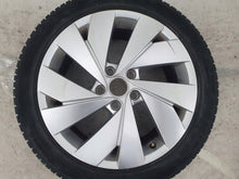 Load image into Gallery viewer, 1x Alufelge 17 Zoll 7.5" 5x112 51ET 5H0601025C VW Golf Viii Rim Wheel FEL6450433742es