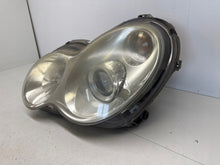Laden Sie das Bild in den Galerie-Viewer, Frontscheinwerfer Mercedes-Benz W203 A2038203559 Rechts Scheinwerfer Headlight SCH9075466303ow