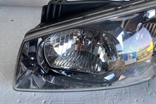 Laden Sie das Bild in den Galerie-Viewer, Frontscheinwerfer Kia Cerato 921012F0 Links Scheinwerfer Headlight