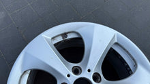 Load image into Gallery viewer, 1x Alufelge 17 Zoll 8.0" 5x120 43ET Glanz Silber 6794272 BMW Rim Wheel FEL6833449374iy