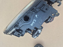 Laden Sie das Bild in den Galerie-Viewer, Frontscheinwerfer BMW E39 Xenon Rechts Scheinwerfer Headlight SCH8618821943gk