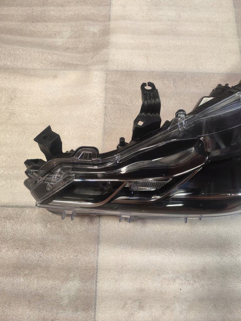 Frontscheinwerfer Toyota Corolla 8115002T31 LED Ein Stück (Rechts oder Links)