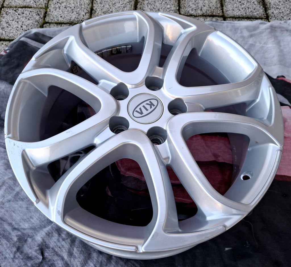 1x Alufelge 17 Zoll 7.0" 5x114.3 47ET Silber WI147017 Hyundai I Rim Wheel FEL2750783755wh