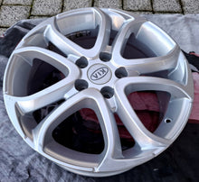 Load image into Gallery viewer, 1x Alufelge 17 Zoll 7.0" 5x114.3 47ET Silber WI147017 Hyundai I Rim Wheel FEL2750783755wh