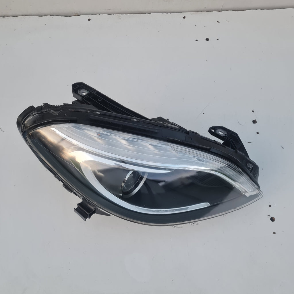 Frontscheinwerfer Mercedes-Benz W246 A2468207261 Xenon Rechts Headlight SCH8204750437yr