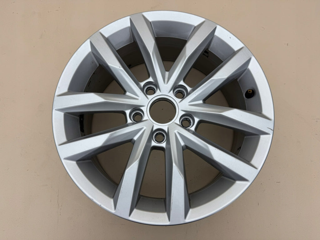 1x Alufelge 17 Zoll 7.0" 5x114.3 41ET Glanz Silber Mg Passat B8 Rim Wheel FEL9709629553te