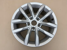 Load image into Gallery viewer, 1x Alufelge 17 Zoll 7.0" 5x114.3 41ET Glanz Silber Mg Passat B8 Rim Wheel FEL9709629553te