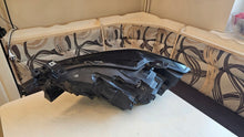 Laden Sie das Bild in den Galerie-Viewer, Frontscheinwerfer Mazda 6 Rechts Scheinwerfer Headlight SCH6174503912tv