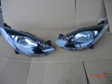 Laden Sie das Bild in den Galerie-Viewer, Frontscheinwerfer Mazda 2 Links Scheinwerfer Headlight