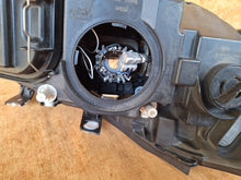 Laden Sie das Bild in den Galerie-Viewer, Frontscheinwerfer BMW X1 E84 7290239 Xenon Links Scheinwerfer Headlight SCH2473365267jc