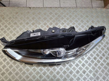 Laden Sie das Bild in den Galerie-Viewer, Frontscheinwerfer Ford Mondeo I ES73-13W030-GD 606806348 Links Headlight SCH8724095226hz