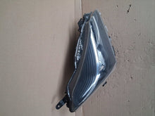 Laden Sie das Bild in den Galerie-Viewer, Frontscheinwerfer Toyota Yaris LED Rechts Scheinwerfer Headlight SCH9165065040be