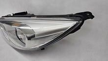 Laden Sie das Bild in den Galerie-Viewer, Frontscheinwerfer Ford Focus F1EB-13W030-AD Links Scheinwerfer Headlight