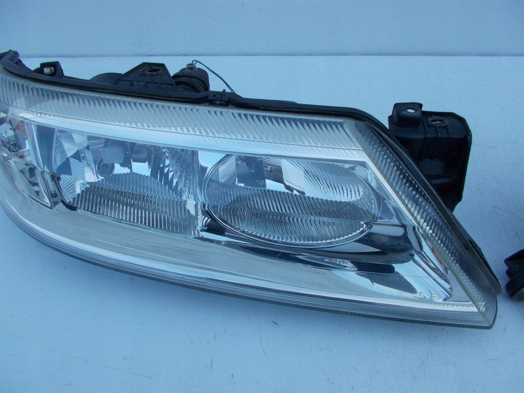 Frontscheinwerfer Renault Laguna II 8200002845 LED Ein Satz Headlight