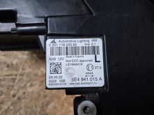 Laden Sie das Bild in den Galerie-Viewer, Frontscheinwerfer Skoda Octavia IV 5E4941015A Links Scheinwerfer Headlight SCH9505105558zg