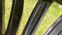 Load image into Gallery viewer, 1x Alufelge 18 Zoll 8.5" 5x112 48ET Glanz Silber A2124010100 Mercedes-Benz W212 FEL5344502866et