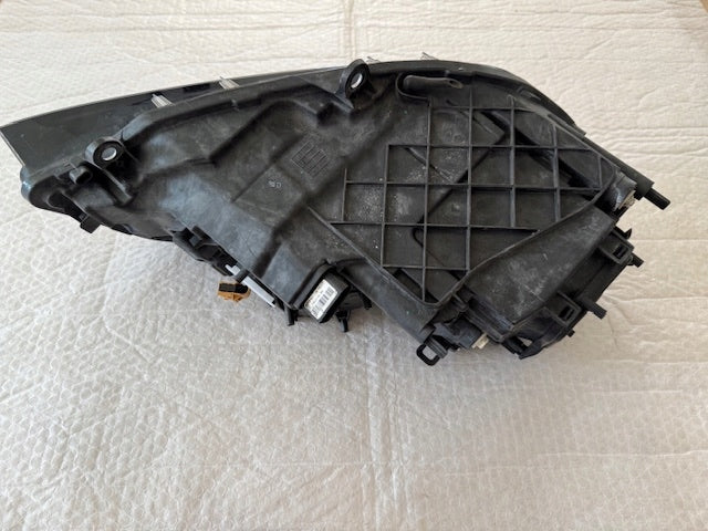 Frontscheinwerfer VW Touareg 7P1941033 Xenon Ein Stück (Rechts oder Links)