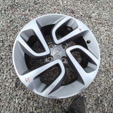 Laden Sie das Bild in den Galerie-Viewer, 1x Alufelge 16 Zoll 6.5" 4x108 20ET Glanz Silber Opel Crossland X Rim Wheel FEL2734841676dm