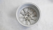 Laden Sie das Bild in den Galerie-Viewer, 1x Alufelge 17 Zoll 7.5" 5x112 27ET Glanz Silber 6868217 BMW G31 G30 G32 G11 G12 FEL7442159911ga