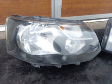 Laden Sie das Bild in den Galerie-Viewer, Frontscheinwerfer VW T5 7E1941015 Ein Stück (Rechts oder Links) Headlight