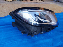 Laden Sie das Bild in den Galerie-Viewer, Frontscheinwerfer Mercedes-Benz Gla A1569067000 LED Rechts Headlight SCH3582070271ns