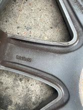 Laden Sie das Bild in den Galerie-Viewer, 1x Alufelge 18 Zoll &quot; 30748772 Volvo S80 V70 Rim Wheel