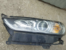 Laden Sie das Bild in den Galerie-Viewer, Frontscheinwerfer Ford Mondeo DS7313W030BE Links Scheinwerfer Headlight