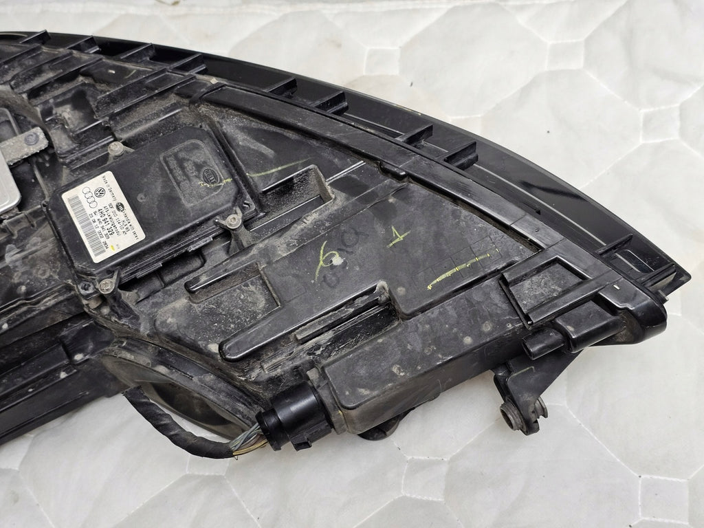 Frontscheinwerfer VW Jetta IV 5C7941752 8K0941597 4H094132 Xenon Rechts SCH3090704539cu