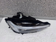 Laden Sie das Bild in den Galerie-Viewer, Frontscheinwerfer Volvo Xc60 II 32342507 Rechts Scheinwerfer Headlight SCH5831890521am