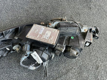 Laden Sie das Bild in den Galerie-Viewer, Frontscheinwerfer Volvo V70 S60 30655906 Xenon Rechts Scheinwerfer Headlight SCH2854620959fs