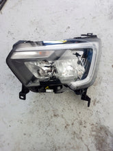 Laden Sie das Bild in den Galerie-Viewer, Frontscheinwerfer Renault Master 260607867R Links Scheinwerfer Headlight SCH3041012952hc