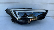 Laden Sie das Bild in den Galerie-Viewer, Frontscheinwerfer Opel Crossland X YQ00709880 Rechts Scheinwerfer Headlight