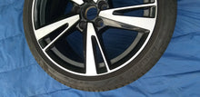Laden Sie das Bild in den Galerie-Viewer, 1x Alufelge 18 Zoll 8.0" 5x112 46ET Glanz Silber 8Y0601025N Audi A3 Mg Rim Wheel FEL2340236540rq