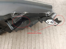 Load image into Gallery viewer, Frontscheinwerfer Toyota Yaris LED Ein Stück (Rechts oder Links) Headlight SCH2579685919dt