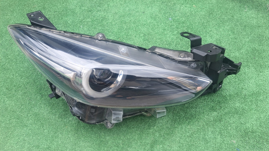 Frontscheinwerfer Mazda 3 BSP551030 Rechts Scheinwerfer Headlight