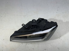 Laden Sie das Bild in den Galerie-Viewer, Frontscheinwerfer Audi Q2 81A941011 LED Ein Stück (Rechts oder Links) Headlight