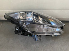 Laden Sie das Bild in den Galerie-Viewer, Frontscheinwerfer Mazda D43N-51030 D43N-51040 Full LED Rechts oder Links