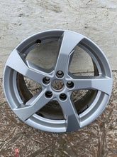 Laden Sie das Bild in den Galerie-Viewer, 1x Alufelge 17 Zoll 7.5&quot; 5x112 8V0601025CT Audi A3 Rim Wheel