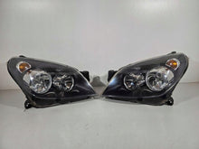 Laden Sie das Bild in den Galerie-Viewer, Frontscheinwerfer Opel Astra H 103419012935 Ein Satz Scheinwerfer Headlight SCH8130242066tb