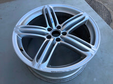 Laden Sie das Bild in den Galerie-Viewer, 1x Alufelge 20 Zoll 9.0&quot; 5x112 31ET Glanz Silber 4H0601025BF Audi A8 Rim Wheel