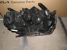 Laden Sie das Bild in den Galerie-Viewer, Frontscheinwerfer Dacia Duster 260602465R Links Scheinwerfer Headlight