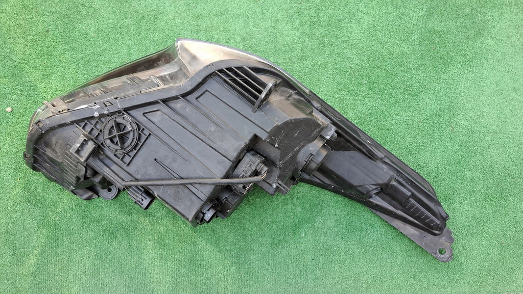 Frontscheinwerfer Hyundai Veloster 92101-2V160 Links Scheinwerfer Headlight