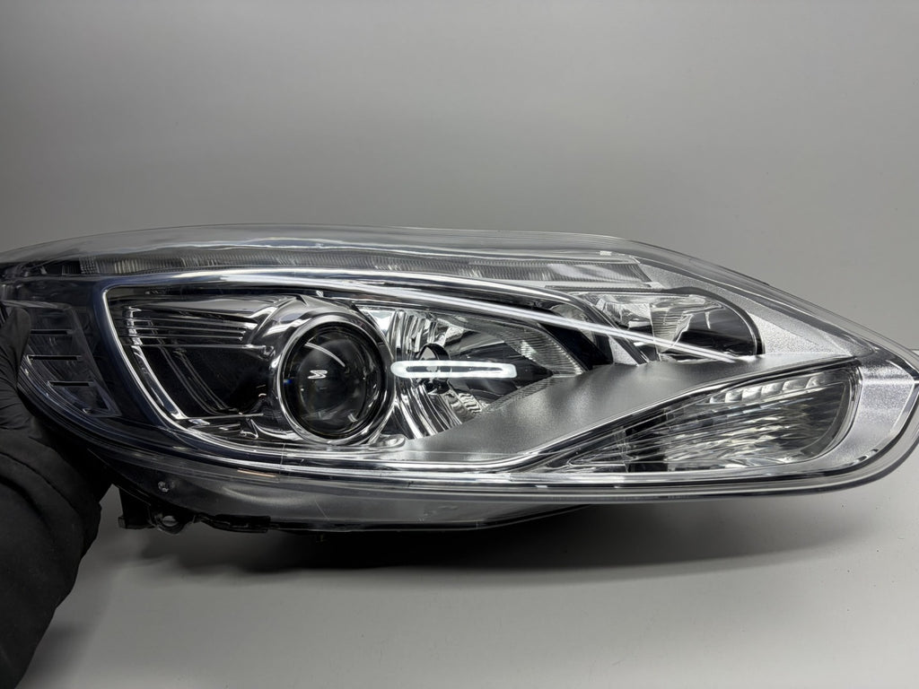 Frontscheinwerfer Ford Focus III BM5113D154AG Rechts Scheinwerfer Headlight SCH3918767824pu