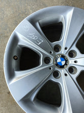 Load image into Gallery viewer, 1x Alufelge 17 Zoll 7.5" 5x120 14ET Glanz Silber 6758776 BMW 6 E63 E64 Rim Wheel FEL4716846715pe