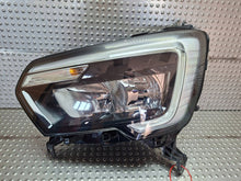 Laden Sie das Bild in den Galerie-Viewer, Frontscheinwerfer Renault Master III S26337825 260607867R Links Headlight SCH8549463257dd
