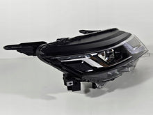 Laden Sie das Bild in den Galerie-Viewer, Frontscheinwerfer Mitsubishi L200 8301D382 Full LED Rechts Headlight