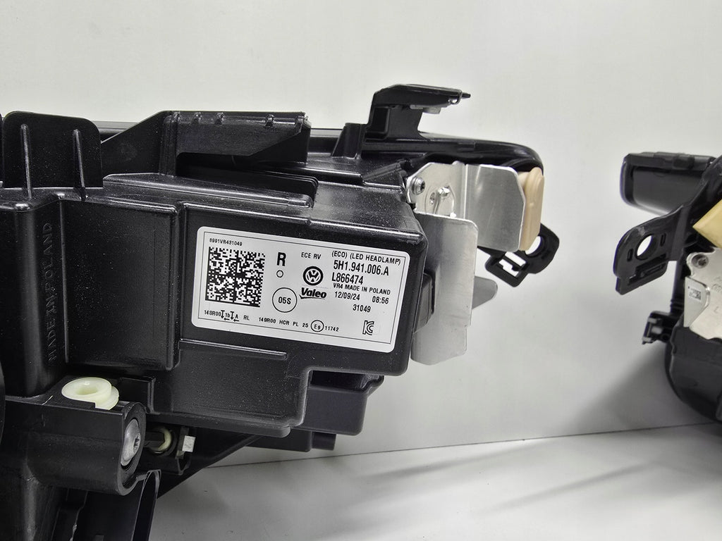 Frontscheinwerfer VW Golf 5H1941006A 5H1941005A LED Rechts oder Links SCH4865122149bo