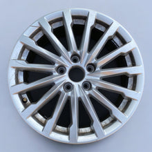 Laden Sie das Bild in den Galerie-Viewer, 1x Alufelge 17 Zoll 7.0&quot; 5x112 45ET Glanz Silber 81A601025A Audi Rim Wheel